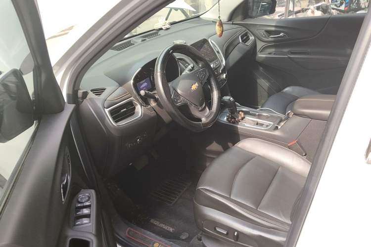 Used Chevrolet Equinox 2019 535T Automatic YuJie Edition China V Standard Driver Seat