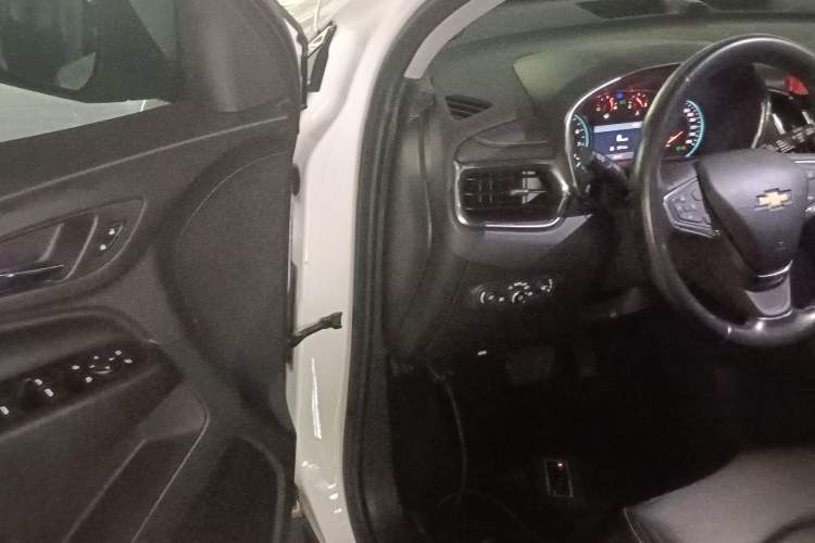 Used Chevrolet Equinox 2019 535T Automatic YuJie Edition China VI Driver Seat