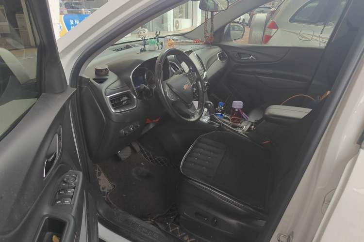 Used Chevrolet Equinox 2019 535T Automatic YuJie Edition China V Standard Driver Seat