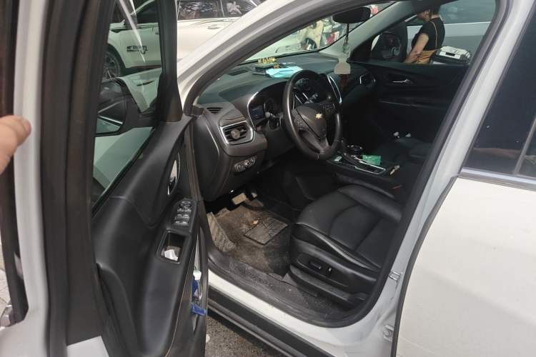 Used Chevrolet Equinox 2019 535T Automatic YuJie Edition China V Standard Driver Seat