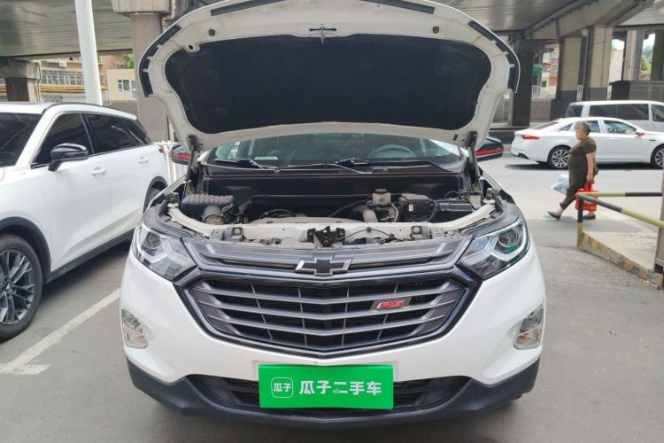 Used Chevrolet Equinox 2019 Redline 550T Automatic All-Wheel-Drive RS Model China VI Standard Engine Bay