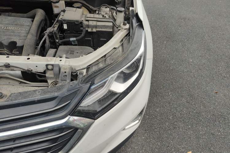 Used Chevrolet Equinox 2019 535T Automatic Lingjie Edition China VI Standard Engine Bay Left