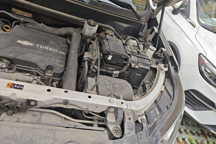 Used Chevrolet Equinox 2019 535T Automatic YuJie Edition China VI Engine Bay Left