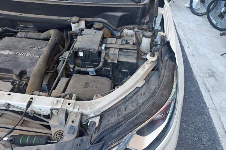 Used Chevrolet Equinox 2019 535T Automatic Chijie Edition China VI Engine Bay Left