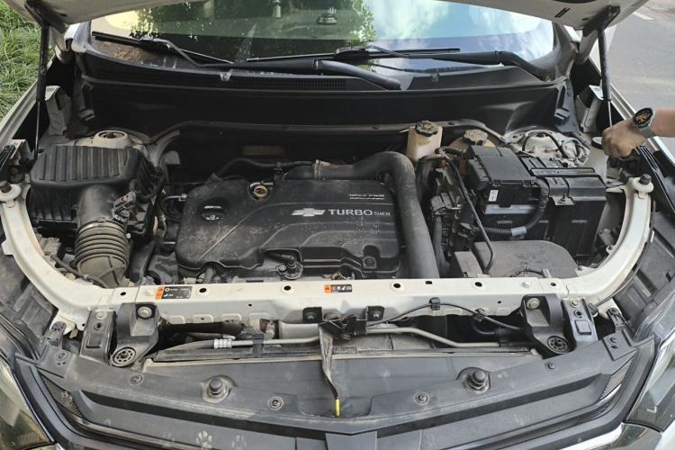 Used Chevrolet Equinox 2019 535T Automatic Chijie Edition China VI Engine Bay