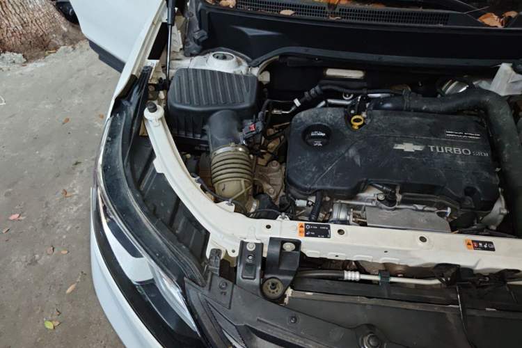 Used Chevrolet Equinox 2019 535T Automatic Lingjie Edition China VI Standard Engine Bay Right