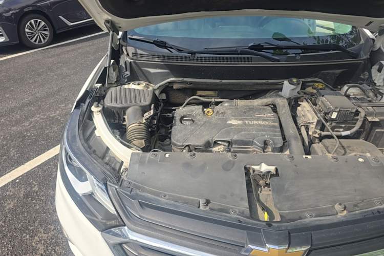 Used Chevrolet Equinox 2019 535T Automatic YuJie Edition China VI Engine Bay Right