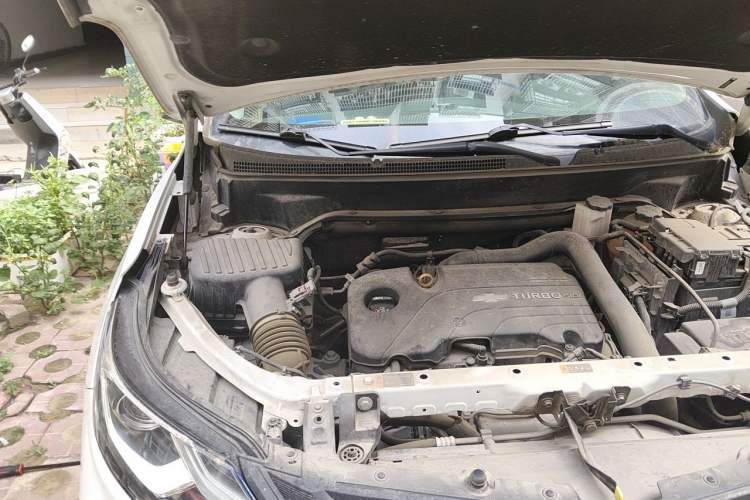 Used Chevrolet Equinox 2019 535T Automatic YuJie Edition China V Standard Engine Bay Right
