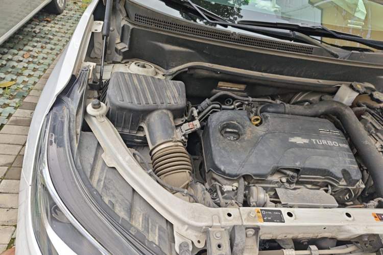 Used Chevrolet Equinox 2019 535T Automatic YuJie Edition China VI Engine Bay Right