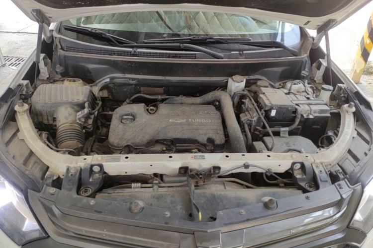 Used Chevrolet Equinox 2019 535T Automatic YuJie Edition China VI Engine Bay