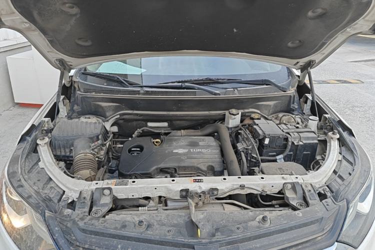 Used Chevrolet Equinox 2019 535T Automatic YuJie Edition China VI Engine Bay