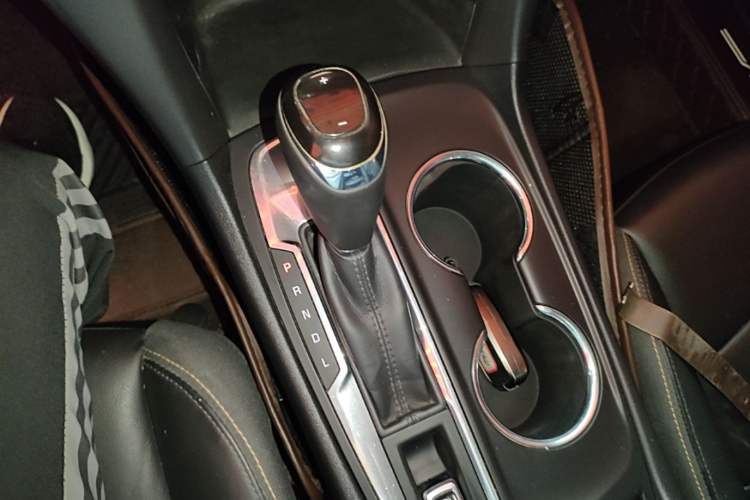 Used Chevrolet Equinox 2019 535T Automatic Chijie Edition China V Standard Gear Lever