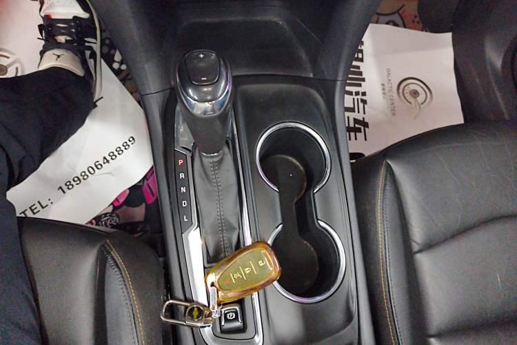 Used Chevrolet Equinox 2019 535T Automatic YuJie Edition China VI Gear Lever