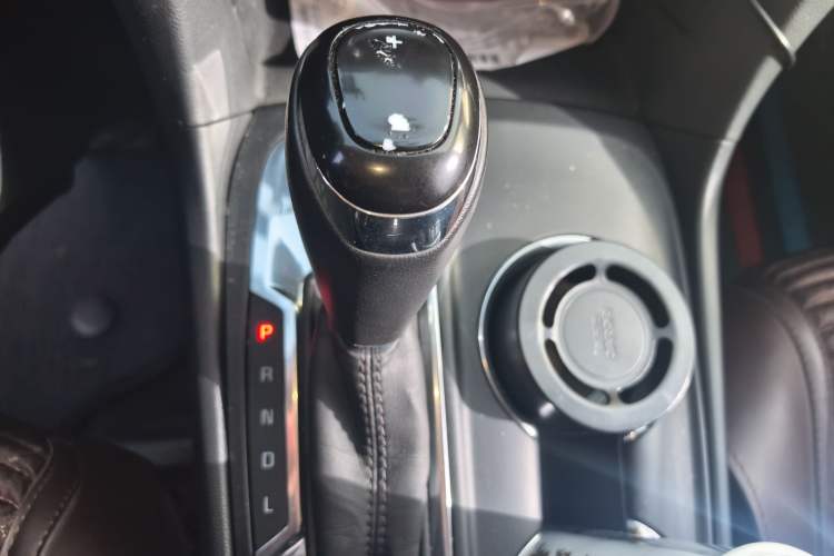 Used Chevrolet Equinox 2019 535T Automatic Chijie Edition China VI Gear Lever