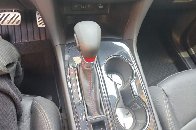 Used Chevrolet Equinox 2019 535T Automatic YuJie Edition China VI Gear Lever