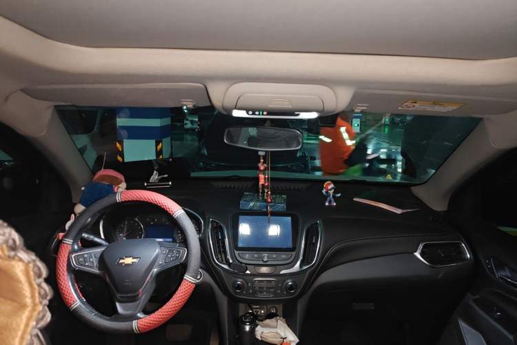 Used Chevrolet Equinox 2019 535T Automatic YuJie Edition China VI Headliner