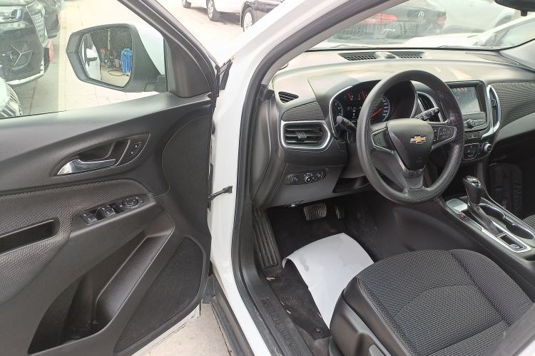 Used Chevrolet Equinox 2019 535T Automatic Lingjie Edition China VI Standard Interior 3
