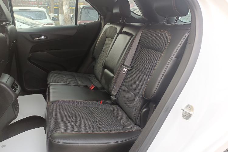 Used Chevrolet Equinox 2019 535T Automatic Lingjie Edition China VI Standard Interior 4