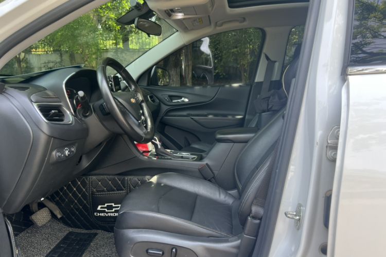 Used Chevrolet Equinox 2019 535T Automatic YuJie Edition China VI Interior 4
