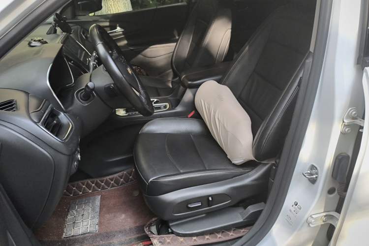 Used Chevrolet Equinox 2019 535T Automatic Chijie Edition China VI Left Front Seat