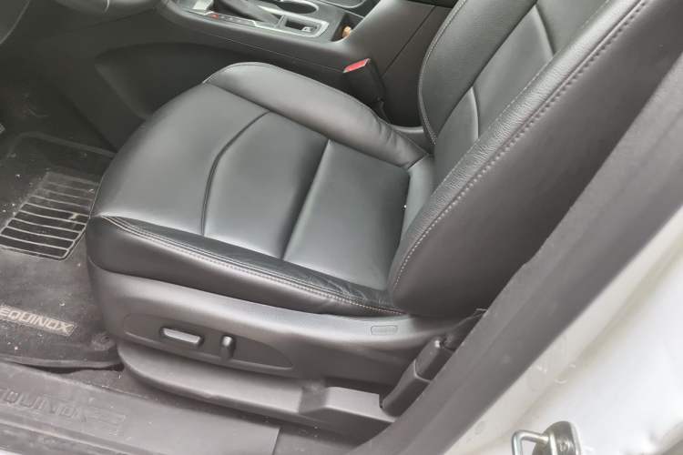 Used Chevrolet Equinox 2019 535T Automatic YuJie Edition China VI Left Front Seat