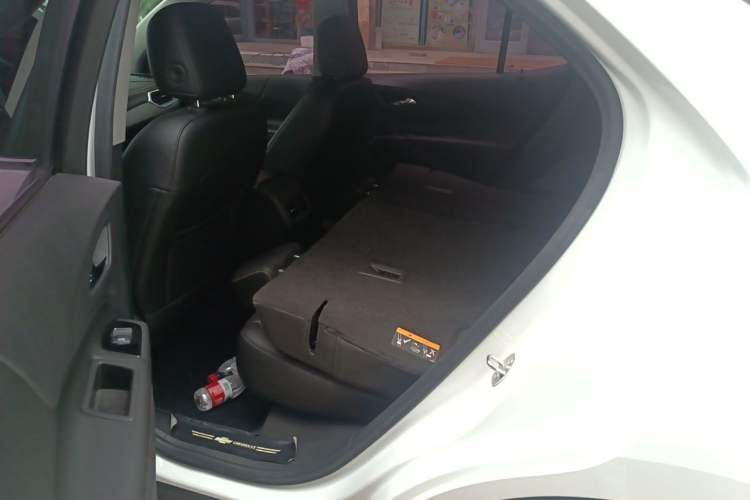 Used Chevrolet Equinox 2019 535T Automatic YuJie Edition China V Standard Left Rear Seat