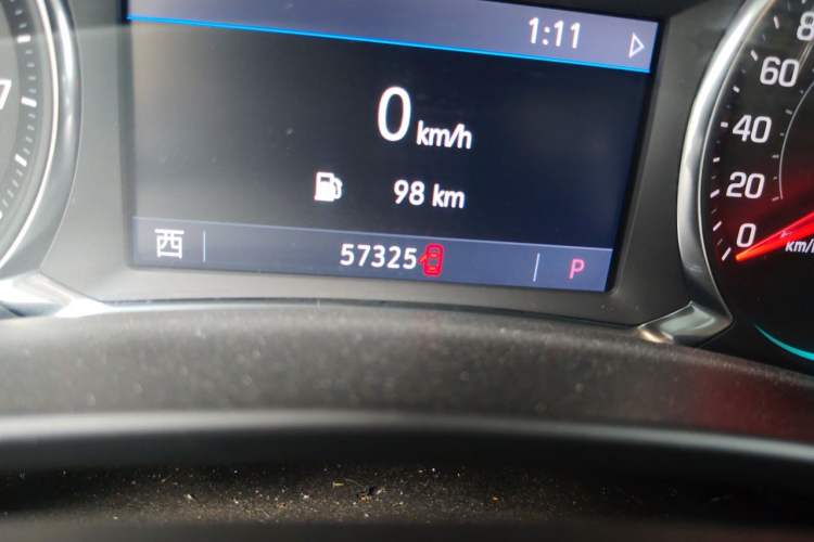 Used Chevrolet Equinox 2019 Redline 550T Automatic All-Wheel-Drive RS Model China VI Standard Odometer Close Up
