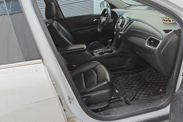 Used Chevrolet Equinox 2019 535T Automatic YuJie Edition China VI Right Front Seat
