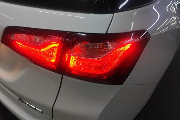 Used Chevrolet Equinox 2019 535T Automatic YuJie Edition China VI Right Rear Taillight