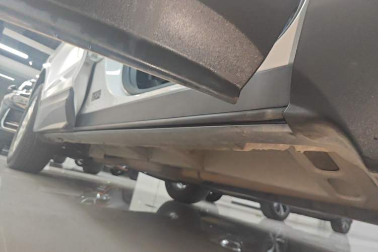 Used Chevrolet Equinox 2019 535T Automatic Chijie Edition China VI Right Side Sill