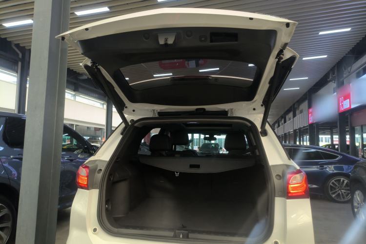 Used Chevrolet Equinox 2019 535T Automatic YuJie Edition China V Standard Trunk