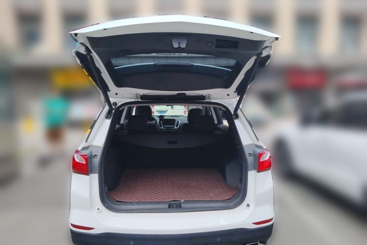Used Chevrolet Equinox 2019 Redline 550T Automatic All-Wheel-Drive RS Model China VI Standard Trunk
