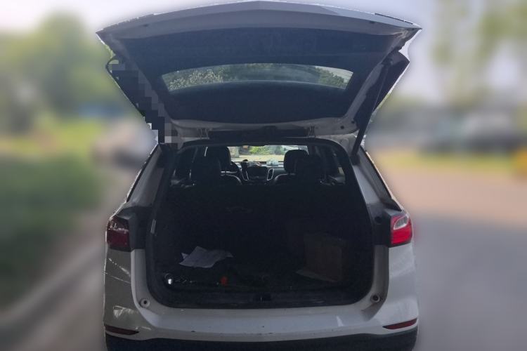 Used Chevrolet Equinox 2019 535T Automatic YuJie Edition China VI Trunk