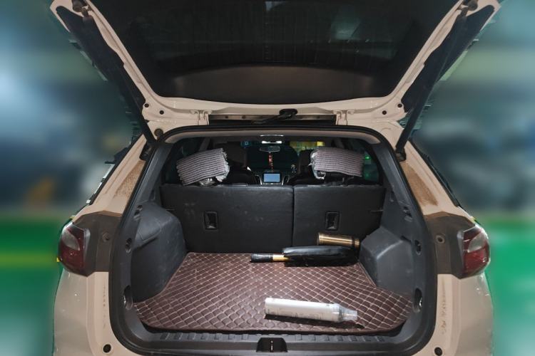 Used Chevrolet Equinox 2019 535T Automatic YuJie Edition China VI Trunk