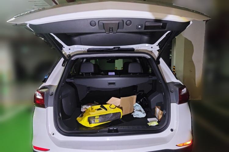 Used Chevrolet Equinox 2019 535T Automatic YuJie Edition China VI Trunk