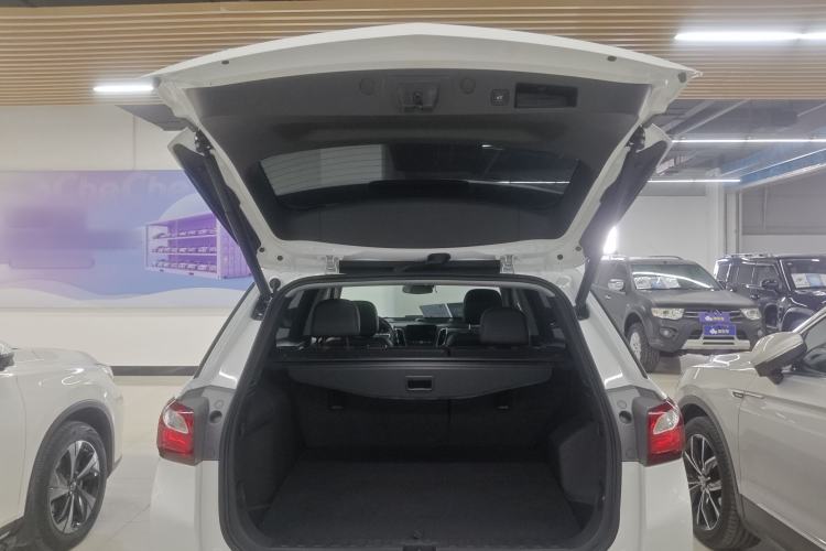 Used Chevrolet Equinox 2019 535T Automatic YuJie Edition China VI Trunk