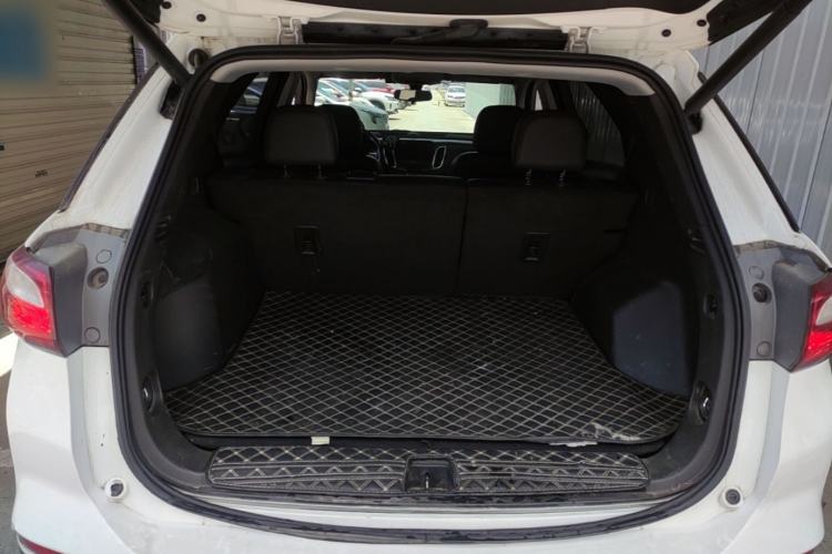 Used Chevrolet Equinox 2019 535T Automatic YuJie Edition China VI Trunk