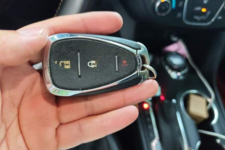 Used Chevrolet Equinox 2019 535T Automatic Lingjie Edition China VI Standard Vehicle Key
