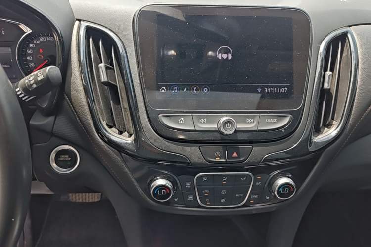 Used Chevrolet Equinox 2021 535T Yujie Edition Audio And AC Panel