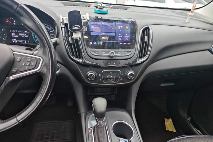 Used Chevrolet Equinox 2021 535T Chijie Edition Audio And AC Panel