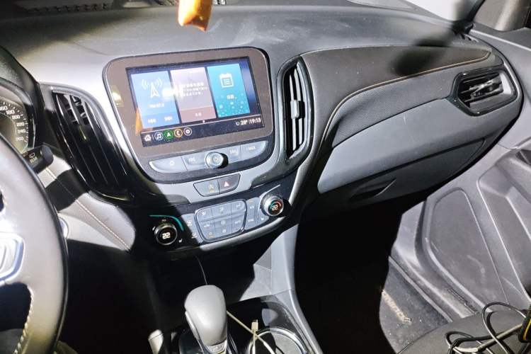 Used Chevrolet Equinox 2021 535T Yujie Edition Audio And AC Panel
