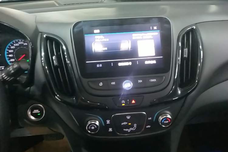 Used Chevrolet Equinox 2021 535T Chijie Edition Audio And AC Panel