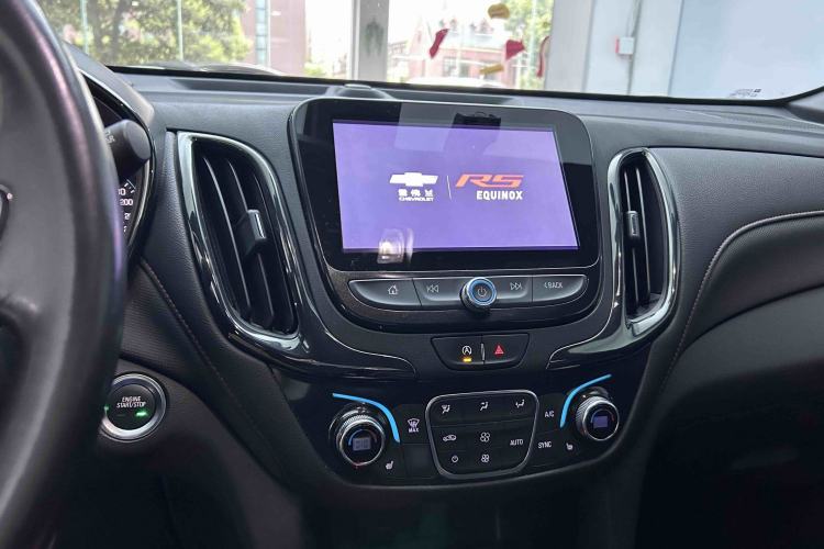 Used Chevrolet Equinox 2021 550T RS Smart Boundary-Pushing Edition Audio And AC Panel