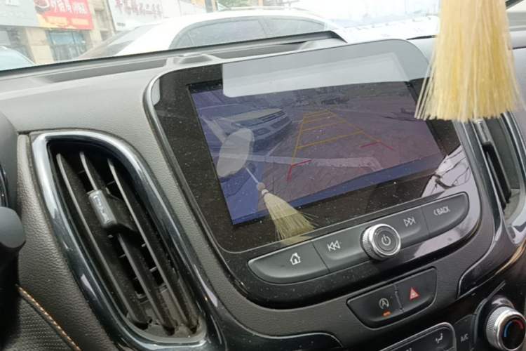Used Chevrolet Equinox 2021 535T Yujie Edition Audio And AC Panel