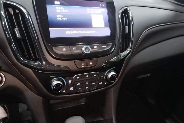 Used Chevrolet Equinox 2021 550T RS Smart Boundary-Pushing Edition Audio And AC Panel