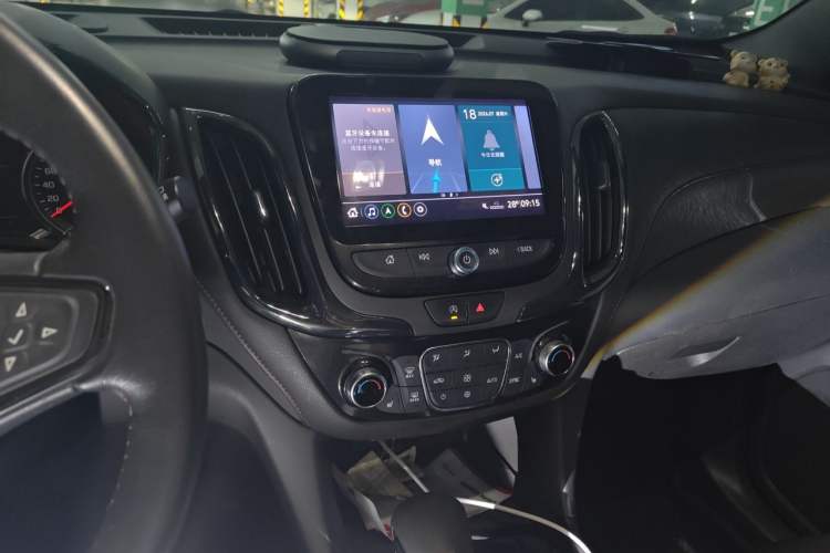 Used Chevrolet Equinox 2021 550T RS Smart Boundary-Pushing Edition Audio And AC Panel