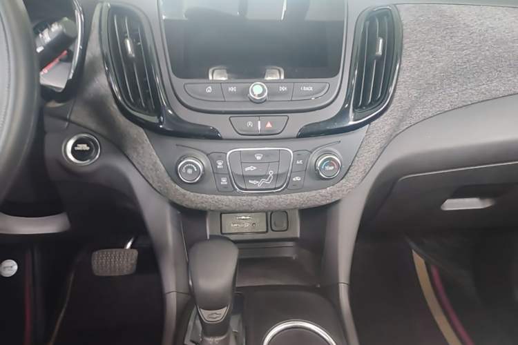 Used Chevrolet Equinox 2021 535T Lingjie Edition Audio And AC Panel