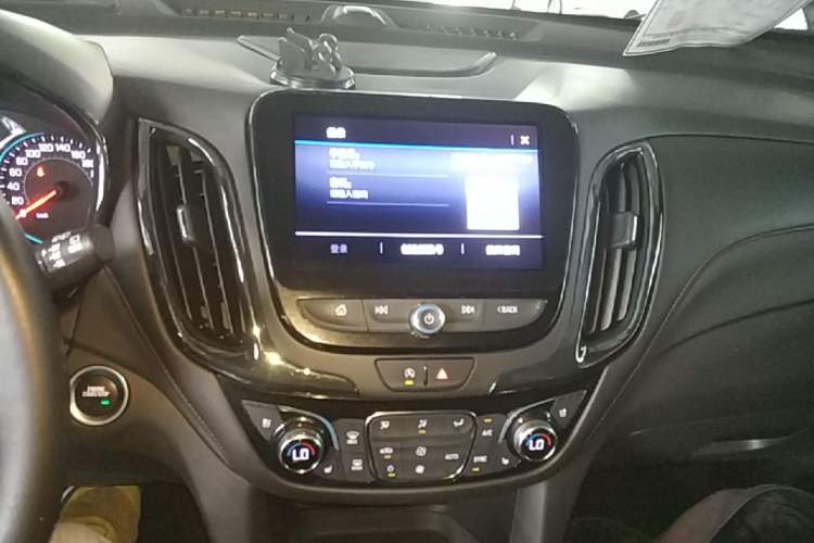 Used Chevrolet Equinox 2021 550T RS Four-Wheel Drive Intelligent Guardian Edition Audio And AC Panel
