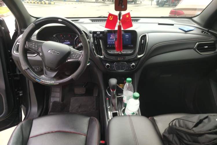Used Chevrolet Equinox 2021 550T RS Four-Wheel Drive Intelligent Guardian Edition Center Console