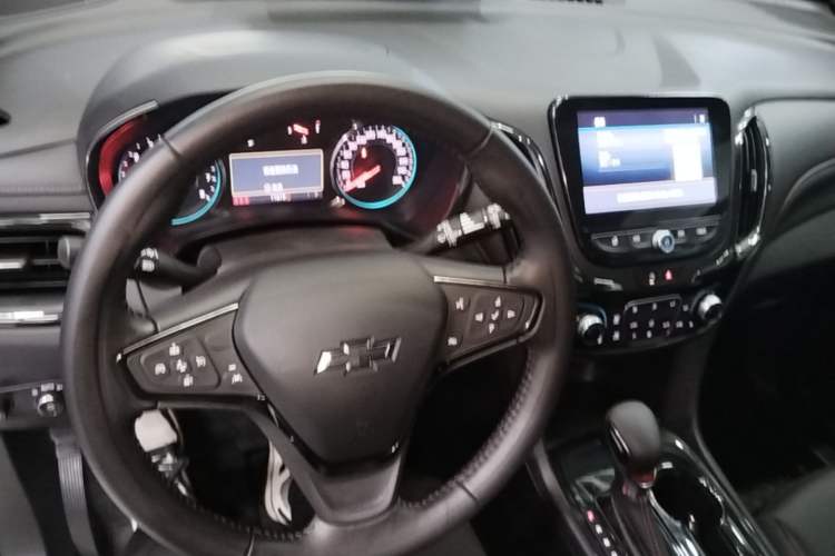 Used Chevrolet Equinox 2021 550T RS Smart Boundary-Pushing Edition Center Console